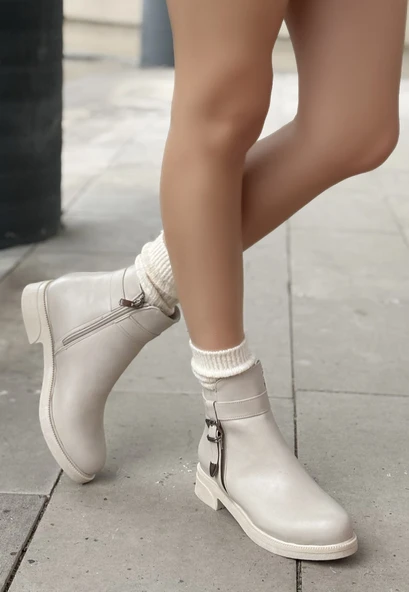 Pabucmarketi Bej Suni Deri Topuklu Kadın Bot ürün görseli