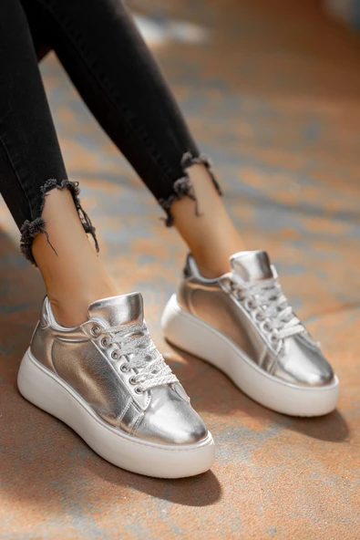 Pabucmarketi Gümüş Gri Rugan Bağcıklı Kadın Sneaker Ayakkabı
