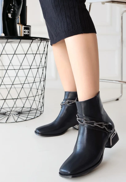 Pabucmarketi Siyah Suni Deri Topuklu Kadın Bot