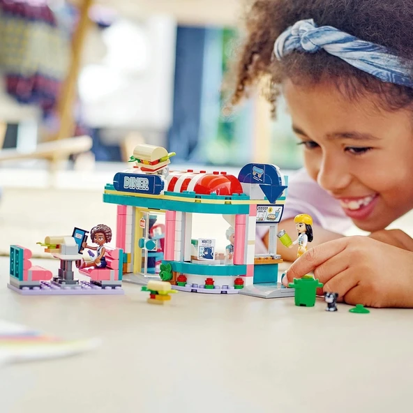 LEGO ® Friends Heartlake Şehir Merkezi Restoranı 41728 - 6 Yaş ve Üzeri için Yapım Seti (346 Parça) - 6