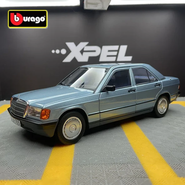 Burago Mercedes 190 E 2.6 Model Araba 1/24 Ölçekli Model Mavi