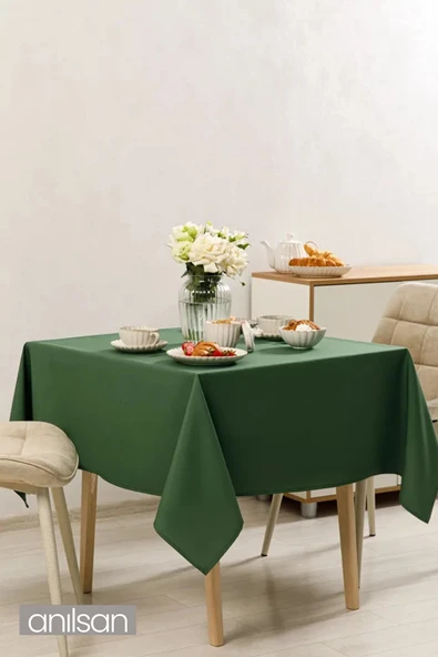 Yeşil Leke Tutmaz Masa Örtüsü – Dayanıklı ve Kolay Temizlenebilir Şık Masa Örtüsü Seçenekleri