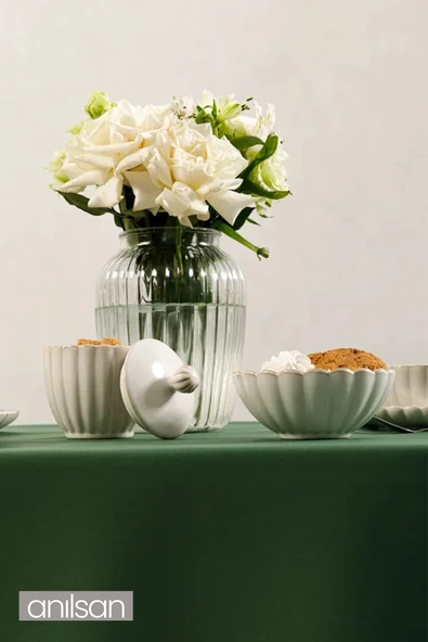 Yeşil Leke Tutmaz Masa Örtüsü – Dayanıklı ve Kolay Temizlenebilir Şık Masa Örtüsü Seçenekleri - 4