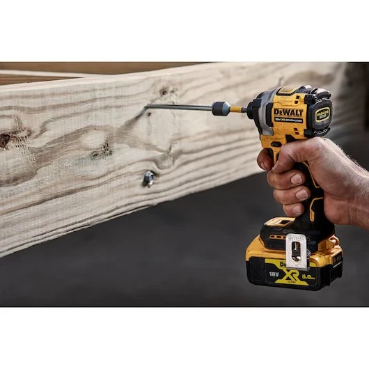 DEWALT DCF850P2T 18V 5.0 Ah KÖMÜRSÜZ Lİ-ON ÇİFT AKÜ TORNV. - 1