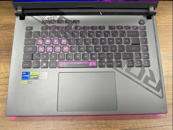 Asus ROG G614JV-N3157W i7 13650HX 16GB RAM RTX4060 W11 16" 165Hz - 2