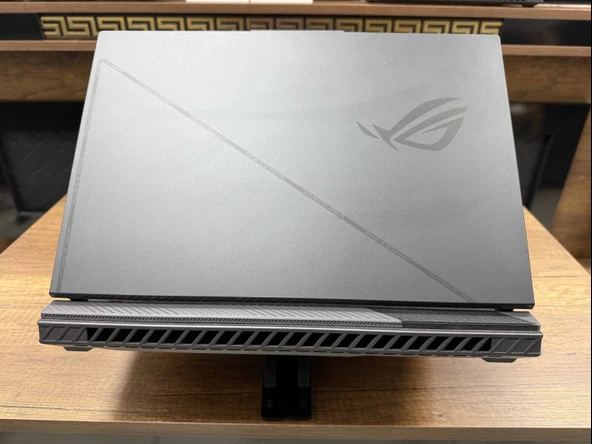 Asus ROG G614JV-N3157W i7 13650HX 16GB RAM RTX4060 W11 16" 165Hz - 3