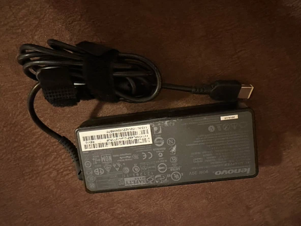 Lenovo ADLX45NCC3A ADLX45NAC3A 20V 2.25A 45 W Adapter  2.EL KULLANILMIŞ ürün görseli 1