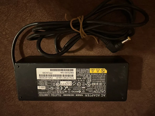 Original Fujitsu FMV-AC323B 100W 19V 5.27A 5.5x2.5mm power adapter ürün görseli 1