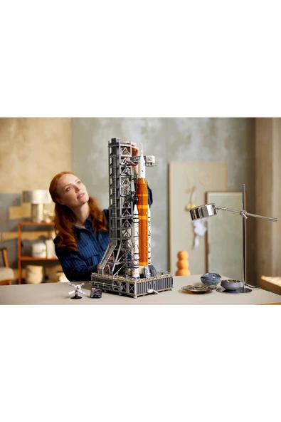 Icons 10341 Nasa Artemis Uzay Fırlatma Sistemi (3601 Parça) - 3