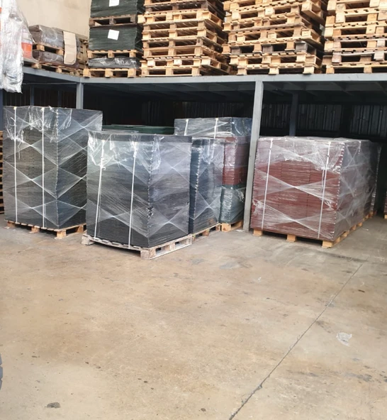 Kauçuk Zemin Kaplama Karo Kiremit Rengi 40x40x2 cm - 35m2 Paketli - 5