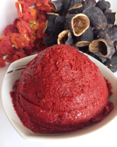 Antep Yöresinden Tatlı Biber Salçası