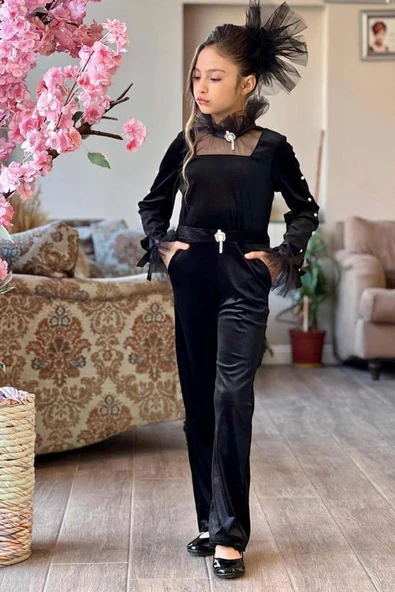 Kız Çocuk Kolları İnci İşlemeli Yakası Tül Detaylı Kare Yaka Kadife Siyah Tulum ürün görseli