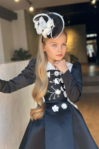 Kız Çocuk Sırtı Fermuar Detaylı Beyaz Renk Göğsü Papatya Detaylı Karpuz Kol Cepli Siyah Elbise - Resim 12