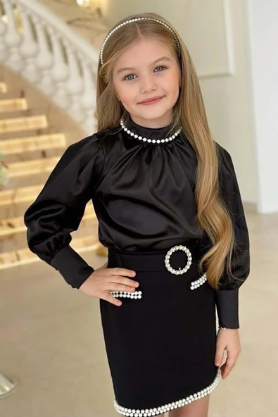 Kız Çocuk Dik Yaka Pileli Saten Bluz Etek Ucu İnci İşlemeli Kemerli Siyah Etekli Takım - 3