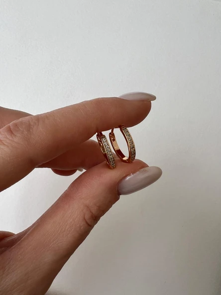 BEYAZ TAŞLI 18K RODYUM KAPLAMA KÜPE
