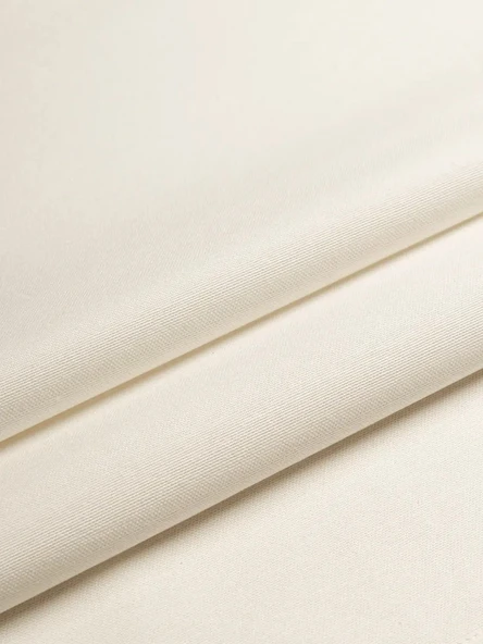 Krem Leke Tutmaz Masa Örtüsü – Dayanıklı ve Kolay Temizlenebilir Şık Masa Örtüsü Seçenekleri - 4