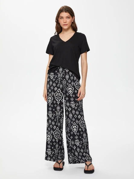 Faik Sönmez Minimalist Oversize V Yaka Kadın T-Shirt - Kısa Kol - Resim 10