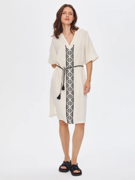 Faik Sönmez Nakışlı Oversize V Yaka Midi Günlük Elbise - Resim 7