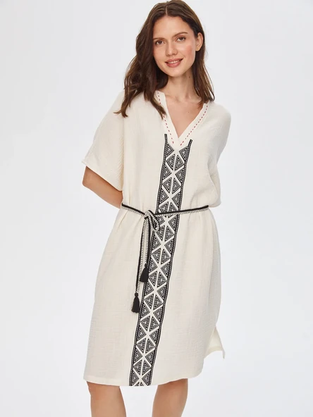 Faik Sönmez Nakışlı Oversize V Yaka Midi Günlük Elbise - Resim 17