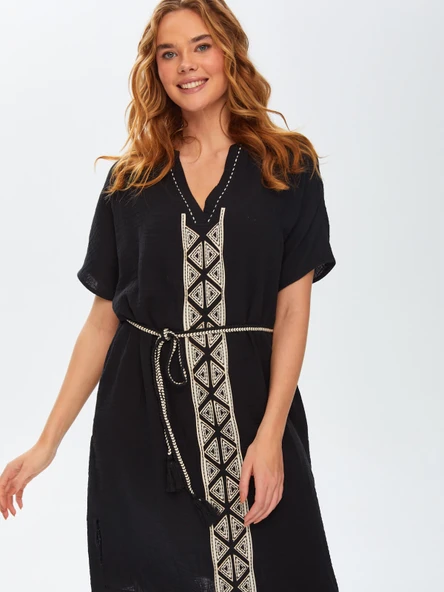 Faik Sönmez Nakışlı Oversize V Yaka Midi Günlük Elbise - Resim 6