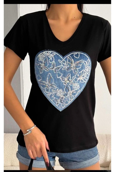 Kalp Şekilli Nakış İşlemeli T-shirt - 2