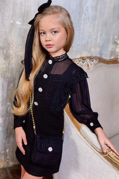 Kız Çocuk Omuzları ve Göğsü Güpür İşlemeli Taş Düğme Detaylı Şanel Siyah Elbise - Resim 7