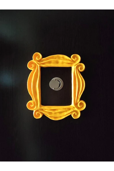 Nerva Design 3D Friends Monica'nın Kapı Süsü, Sarı Çerçeve Kapı Dekoru, 19x17 Cm - 2