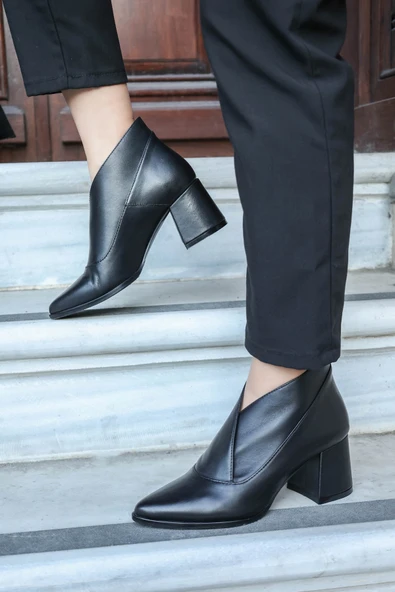 Hakiki Deri  Kadın Dolgu Topuk Bot 019ZA21-641 ürün görseli