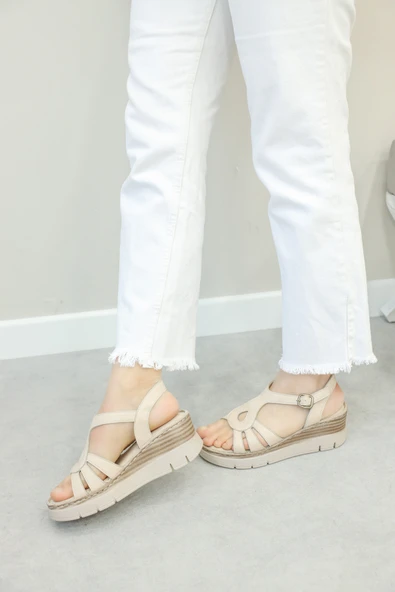 Hakiki Deri  Kadın Klasik Sandalet 621ZA1122 ürün görseli