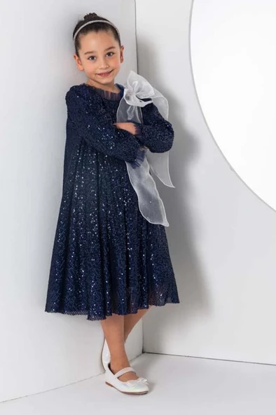 Kız Çocuk Yakası Tüllü Boydan Pulpayet İşlemeli Omuzu Fiyonk Detaylı Lacivert Elbise - Resim 2