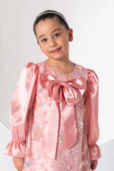 Kız Çocuk Göğsü Kurdele ve Üzeri Kelebek İşlemeli İspanyol Kollu Somon Şifon Elbise - Resim 8