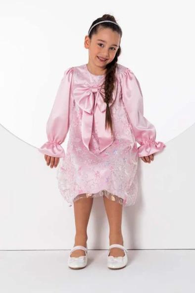 Kız Çocuk Göğsü Kurdele ve Üzeri Kelebek İşlemeli İspanyol Kollu Pembe Şifon Elbise - Resim 2