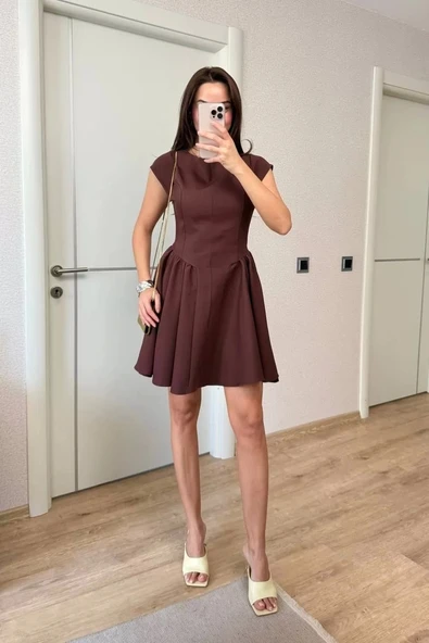 Sırt dekolteli Çan Detaylı Mini Elbise - Kahverengi