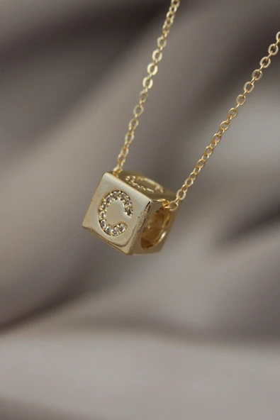 Gold Renk Zirkon Taşlı Küp Model C Harfli Kolye - TJ-BKO5199