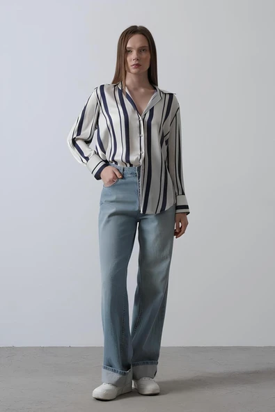 Beyaz Yakalı Çizgili Saten Uzun Kollu Gömlek - Resim 4