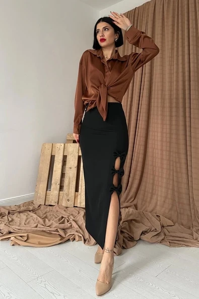 Siyah Fiyonk Detaylı Etek