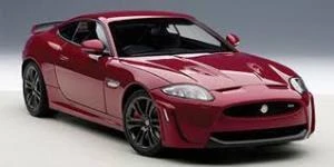 BBurago Jaguar Xkr S Bordo 1:24 Model Araba