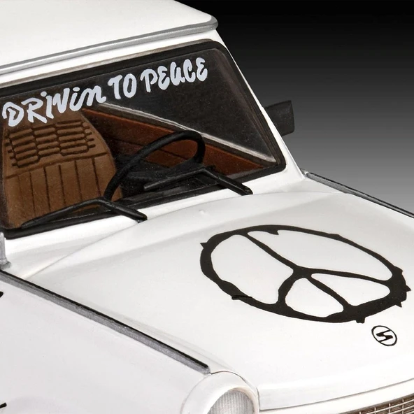 Revell 1:24 Trabant 601 - 3