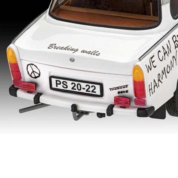 Revell 1:24 Trabant 601 - 6