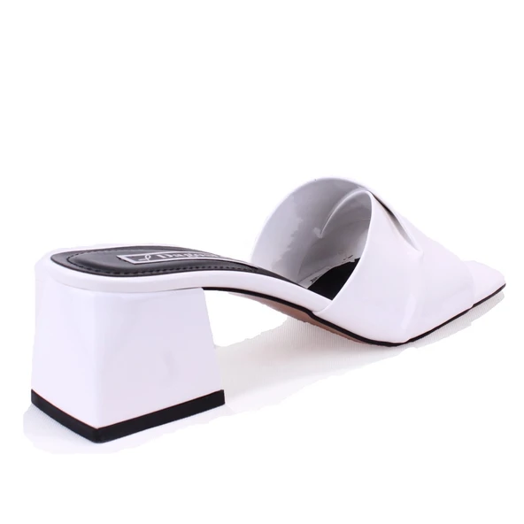 Dagoster DZA07-9321060 Beyaz Rugan Klasik Topuklu Kadın Terlik - 4