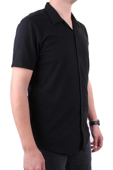 Dagoster DMG23-118381 Siyah Örme Apaj Yaka Dar Kalıp Kısa Kol Erkek Gömlek