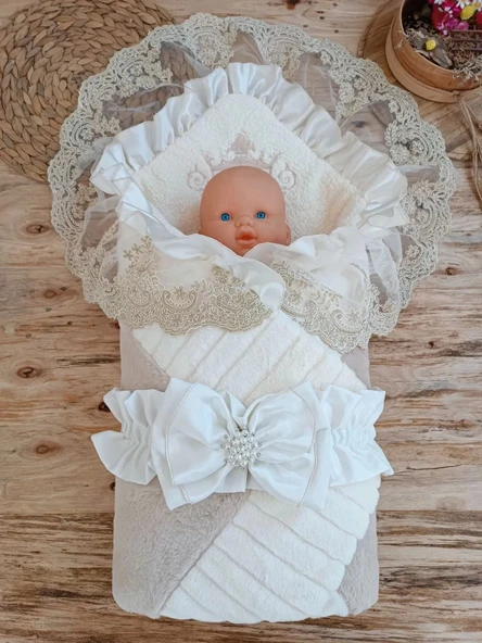 Lenaca Yenidoğan Wool Yün Kumaş Taç Nakışlı Güpür Duvaklı Fiyonk Prizma Taş Unisex Kundak Bebek Battaniyesi - Resim 2