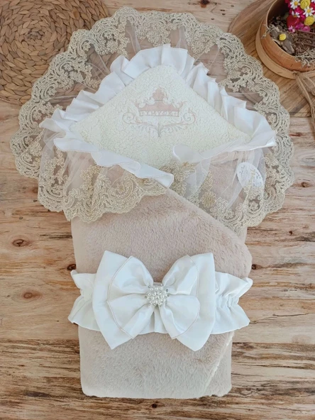 Lenaca Yenidoğan Wool Yün Kumaş Taç Nakışlı Güpür Duvaklı Fiyonk Prizma Taş Unisex Kundak Bebek Battaniyesi ürün görseli 1