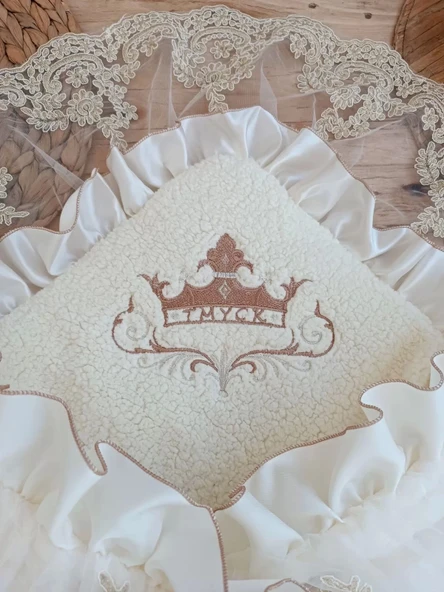 Lenaca Yenidoğan Wool Yün Kumaş Taç Nakışlı Güpür Duvaklı Fiyonk Prizma Taş Unisex Kundak Bebek Battaniyesi - Resim 7