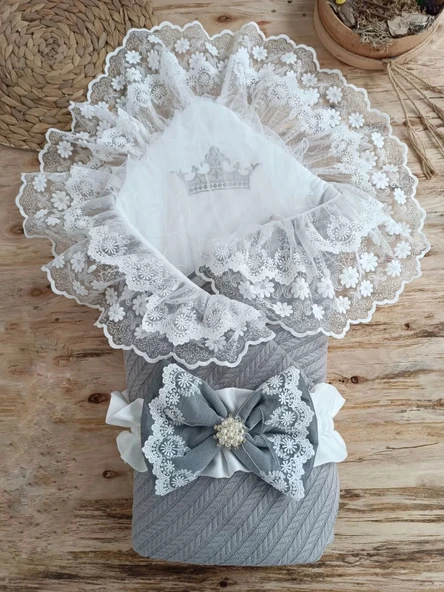 Lenaca Örgü Tericotton Taç Nakışlı İncili Güpür Çift Fiyonk Papatya Güpür Trilüks Kundak Bebek Battaniyesi ürün görseli 1