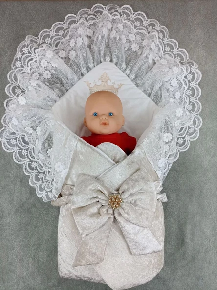 Lenaca Yenidoğan Saray Kadife Taç Nakışlı İnci Fiyonklu Çift Dantel Duvak Trilüks Kundak Bebek Battaniyesi - Resim 2