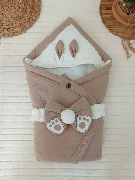 Lenaca Yenidoğan 4 Kat Müslin Kumaş Kulaklı Patili Fiyonk Bebek Battaniyesi Kundak