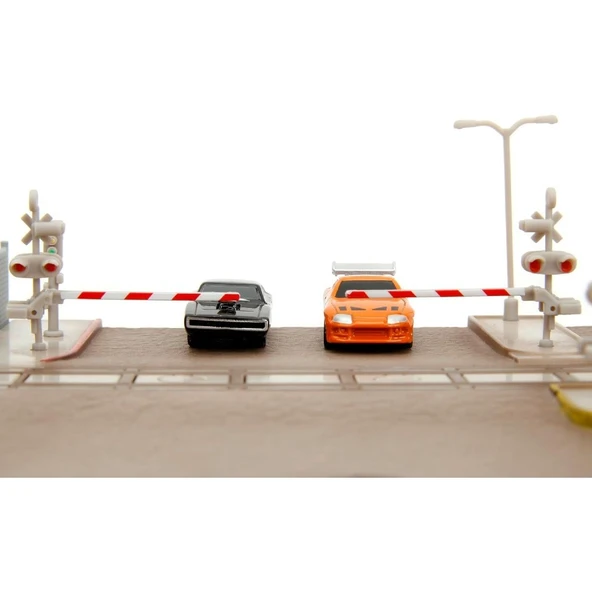 Jada Fast & Furious Nano Train Scene Diorama - 4