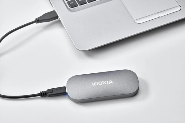Kioxia Exceria Plus 500 GB LXD10S500GG8 SSD USB 3.2 Taşınabilir Disk Outlet - 4