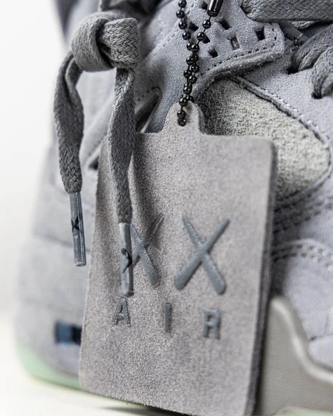 Nike Air Jordan Retro 4 KAWS GREY - 3